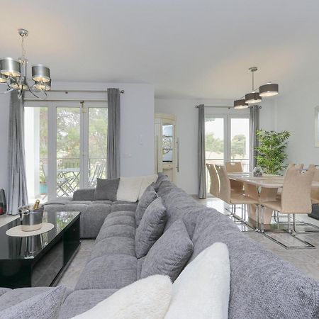 Presidential Suite Villamartin Plaza Av Brisas 67 لقنت المظهر الخارجي الصورة