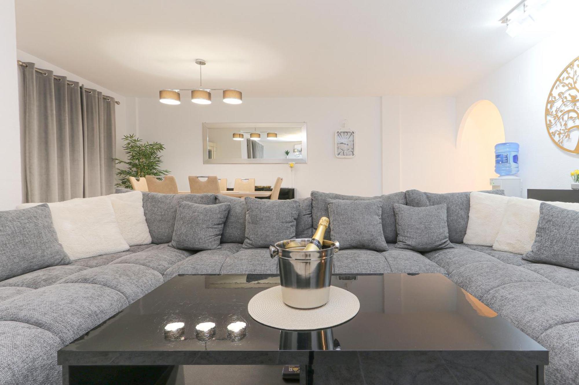 Presidential Suite Villamartin Plaza Av Brisas 67 لقنت المظهر الخارجي الصورة